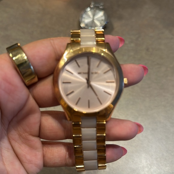 Michael Kors Rose Gold Watch - Picture 3 of 3